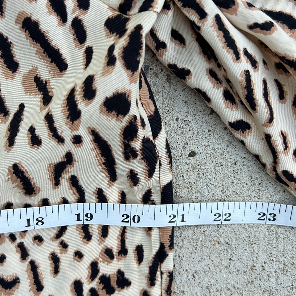 NWT Joie Lidelle C Ecru Leopard Print Button Front Blouse Size XS - Picture 9 of 13